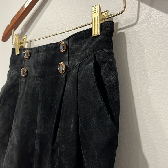 Vintage Black Suede Skirt, size 2 - Picture 4 of 7